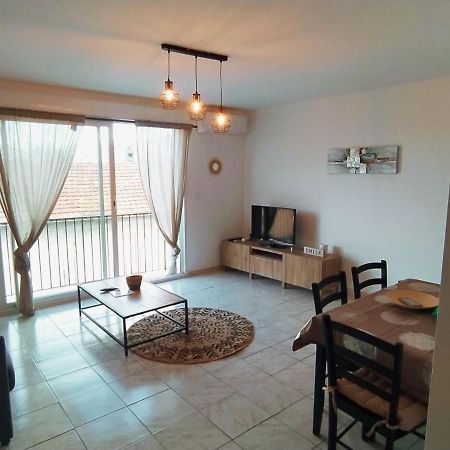 Appartement Centre Ville A Deux Pas De La Plage Le Grau-du-Roi Dış mekan fotoğraf