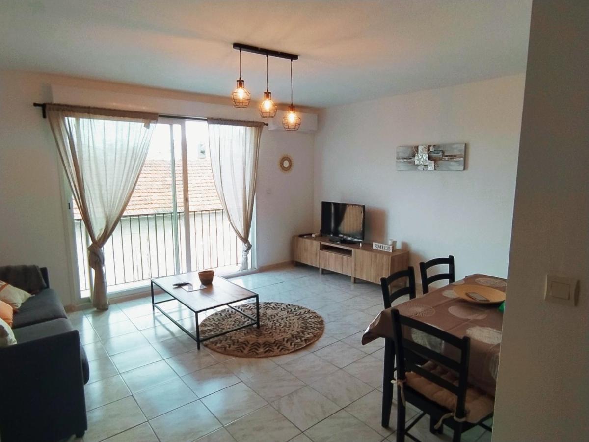 Appartement Centre Ville A Deux Pas De La Plage Le Grau-du-Roi Dış mekan fotoğraf